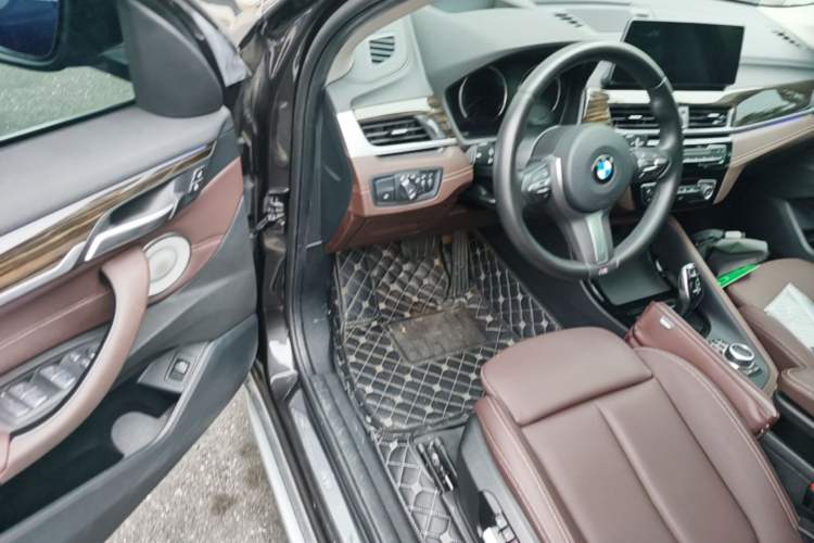 Used BMW X1 2021 Revised xDrive25Li Premium Edition Steering Wheel