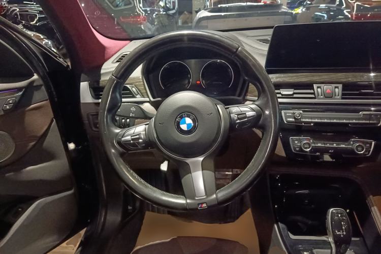 Used BMW X1 2021 Revised xDrive25Li Premium Edition Steering Wheel