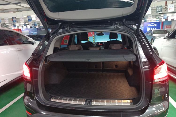Used BMW X1 2021 sDrive25Li Leading Model Trunk