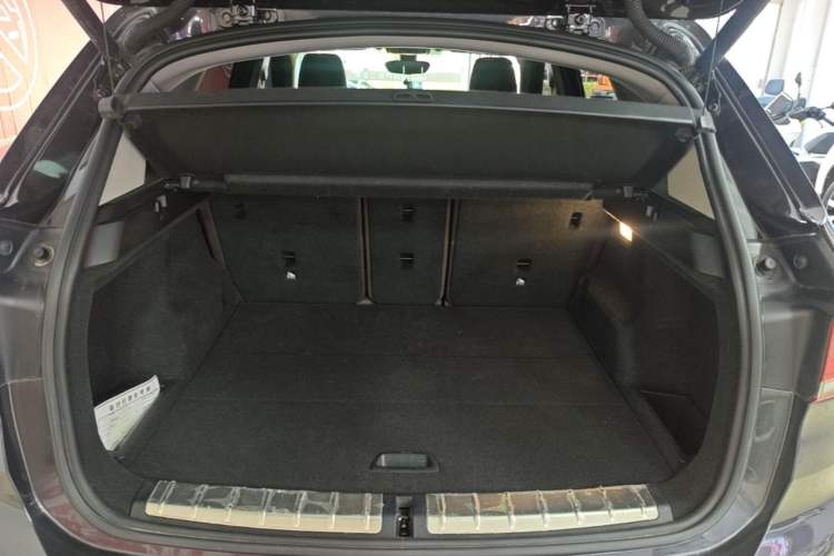 Used BMW X1 2021 sDrive25Li Leading Model Trunk