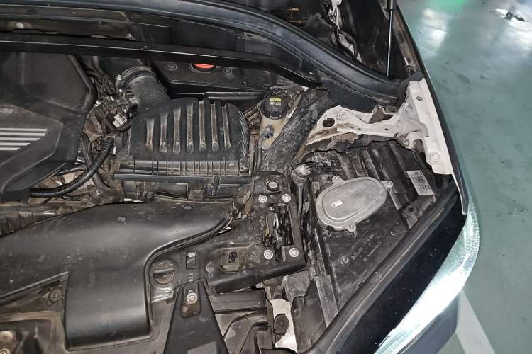 Used BMW X1 2021 sDrive20Li Premium Edition Engine Bay Left
