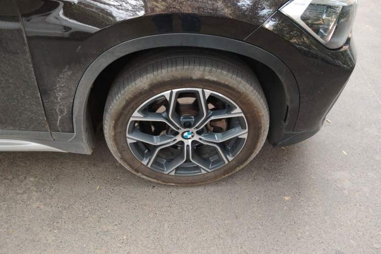 Used BMW X1 2021 Restyled sDrive20Li Fashion Version Right Front Wheel Hub