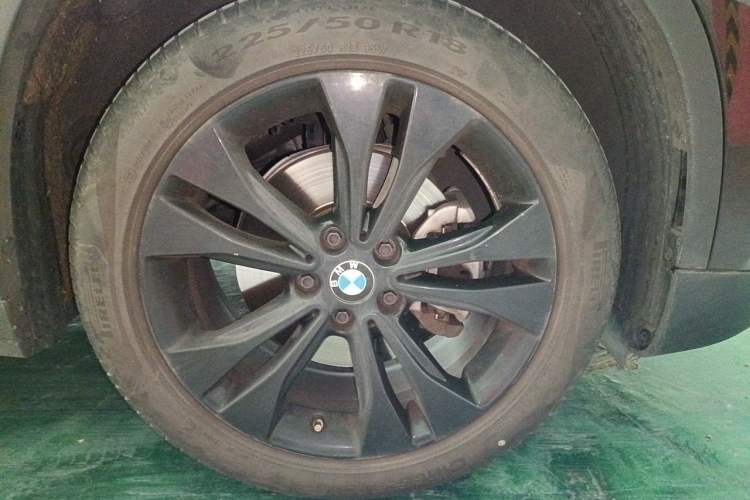 Used BMW X1 2021 Restyled sDrive20Li Fashion Version Right Front Wheel Hub