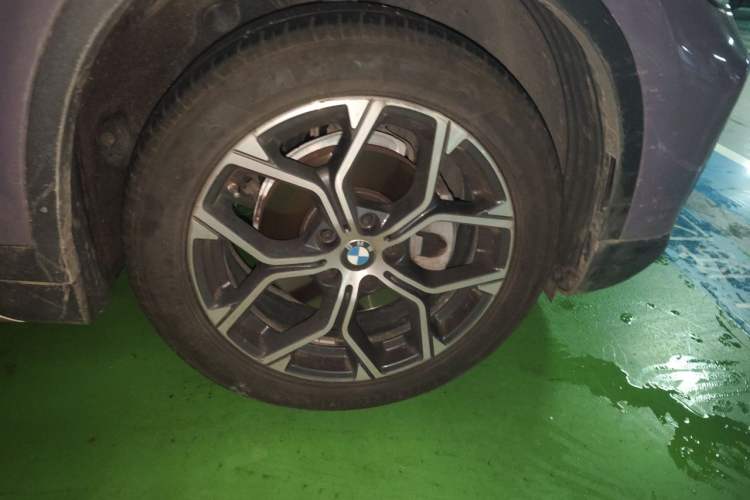 Used BMW X1 2021 Restyled sDrive20Li Fashion Version Right Front Wheel Hub
