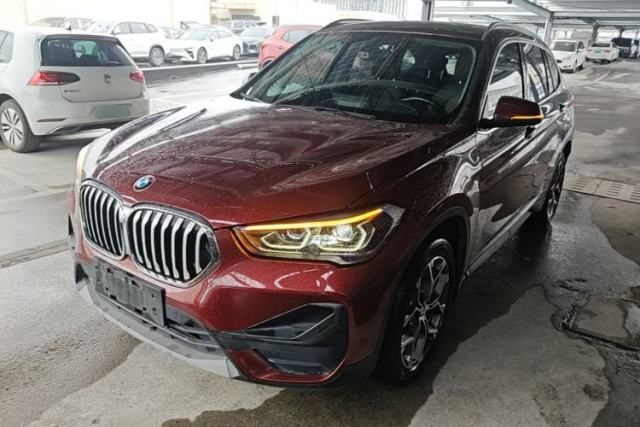 Ojetý BMW X1 2021 sDrive25Li Leading Model