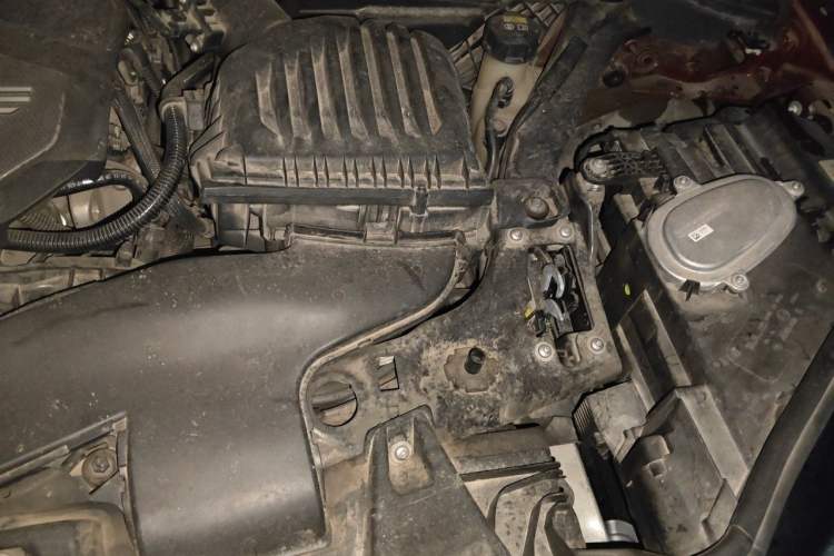 Used BMW X1 2021 sDrive20Li Premium Edition Engine Bay Left
