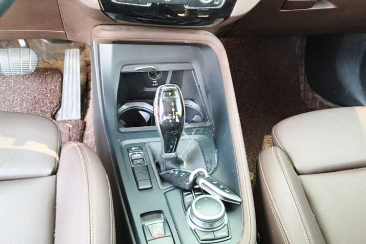 Used BMW X1 2021 Restyled sDrive25Li Leading Edition Gear Lever