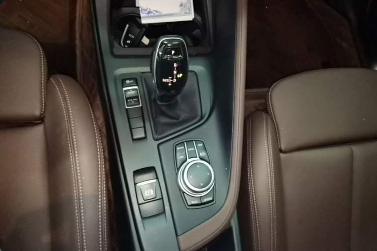 Used BMW X1 2021 sDrive25Li Leading Model Gear Lever