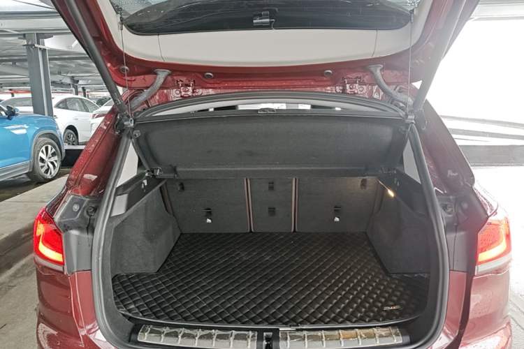 Used BMW X1 2021 sDrive25Li Leading Model Trunk