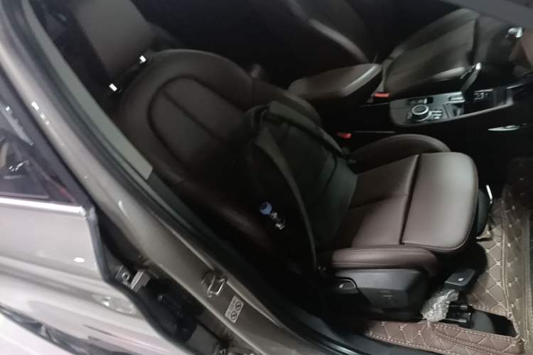 Used BMW X1 2021 Restyled sDrive20Li Fashion Version Right Front Seat