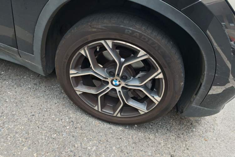 Used BMW X1 2021 Restyled sDrive25Li Leading Edition Right Front Wheel Hub