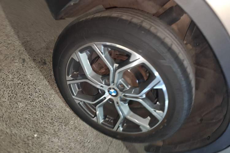 Used BMW X1 2021 Restyled sDrive20Li Fashion Version Right Rear Wheel Hub