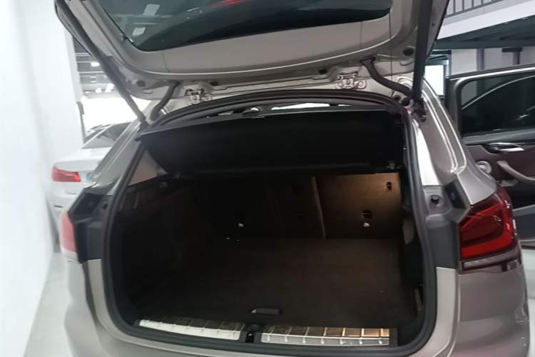 Used BMW X1 2021 Restyled sDrive20Li Fashion Version Trunk