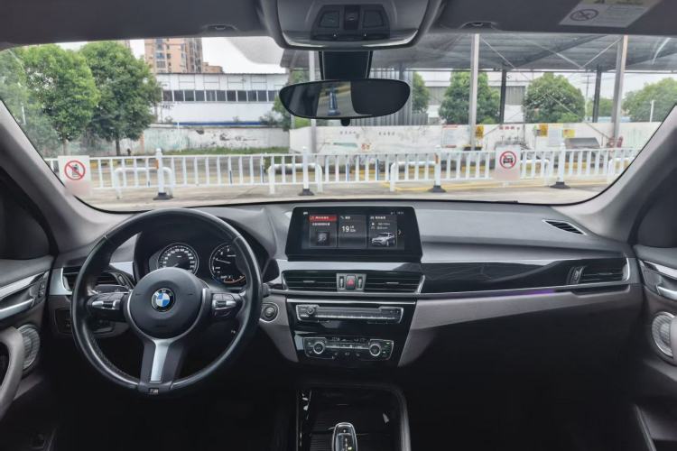 Used BMW X1 2021 sDrive20Li Premium Edition Audio And AC Panel