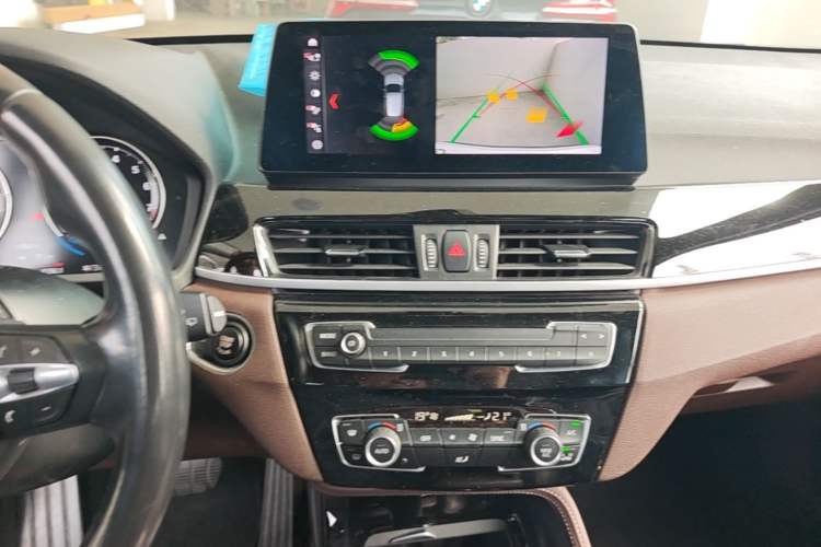 Used BMW X1 2021 sDrive20Li Premium Edition Audio And AC Panel