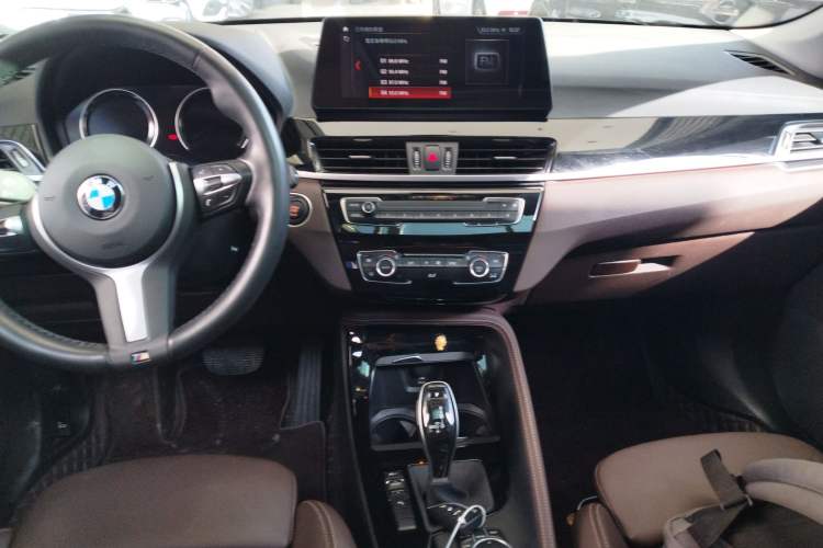 Used BMW X1 2021 sDrive20Li Premium Edition Audio And AC Panel