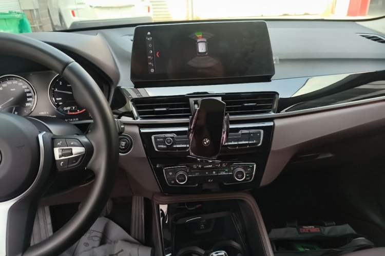 Used BMW X1 2021 sDrive20Li Premium Edition Audio And AC Panel