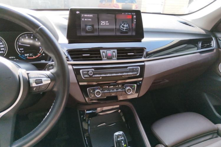 Used BMW X1 2021 Restyled sDrive20Li Premium Edition Audio And AC Panel