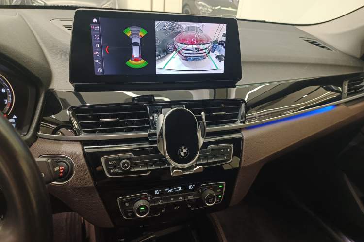 Used BMW X1 2021 sDrive20Li Premium Edition Audio And AC Panel