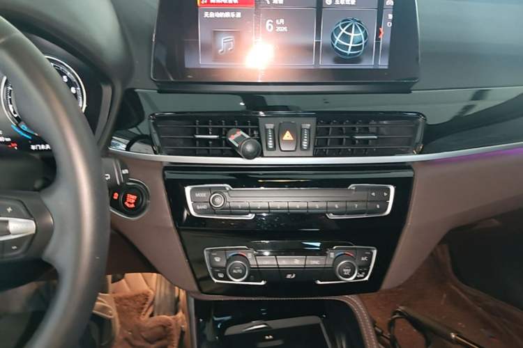 Used BMW X1 2021 sDrive20Li Premium Edition Audio And AC Panel