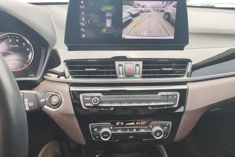 Used BMW X1 2021 Restyled sDrive20Li Premium Edition Audio And AC Panel