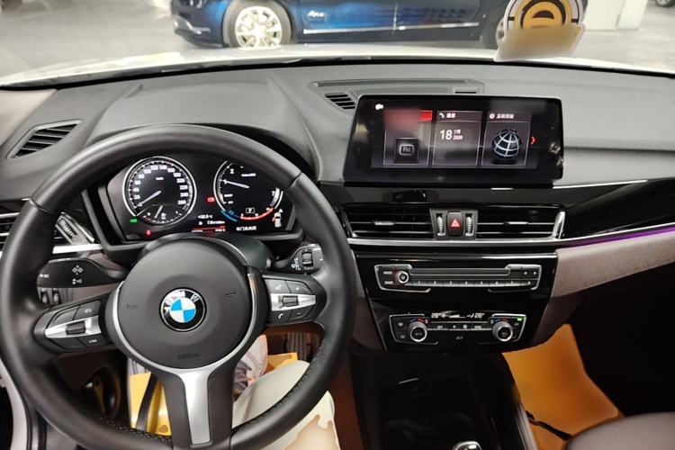 Used BMW X1 2021 sDrive25Li Leading Model Center Console