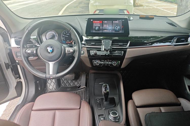 Used BMW X1 2021 sDrive25Li Leading Model Center Console