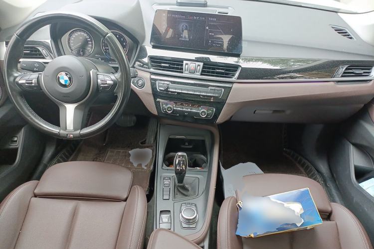 Used BMW X1 2021 sDrive25Li Leading Model Center Console