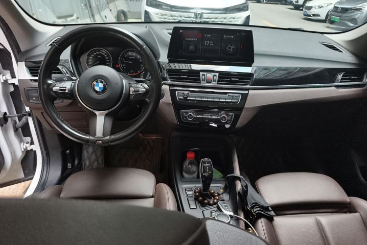 Used BMW X1 2021 sDrive25Li Leading Model Center Console