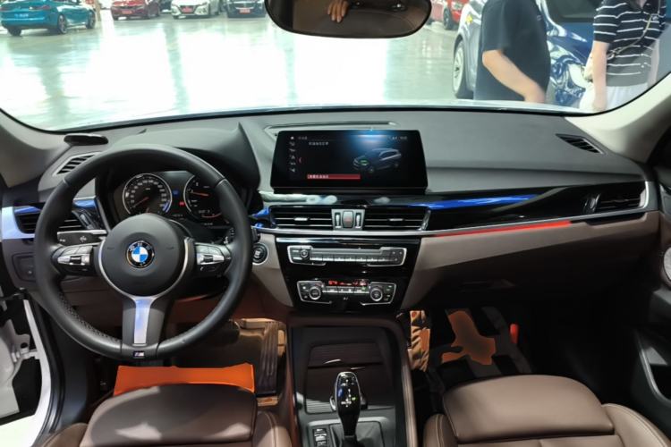 Used BMW X1 2021 Restyled sDrive25Li Leading Edition Center Console