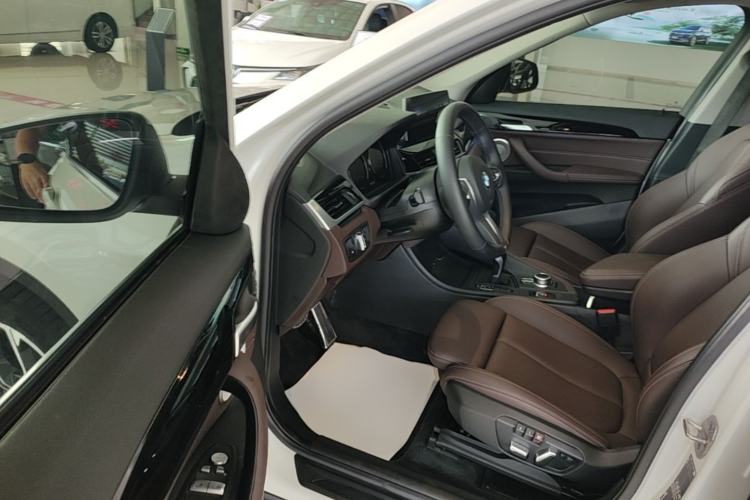 Used BMW X1 2021 Restyled sDrive25Li Leading Edition Driver Seat