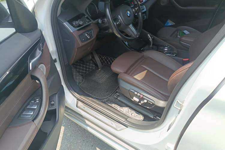 Used BMW X1 2021 sDrive20Li Premium Edition Driver Seat