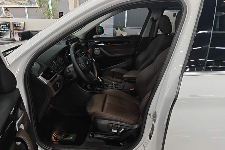 Used BMW X1 2021 Restyled sDrive25Li Leading Edition Driver Seat