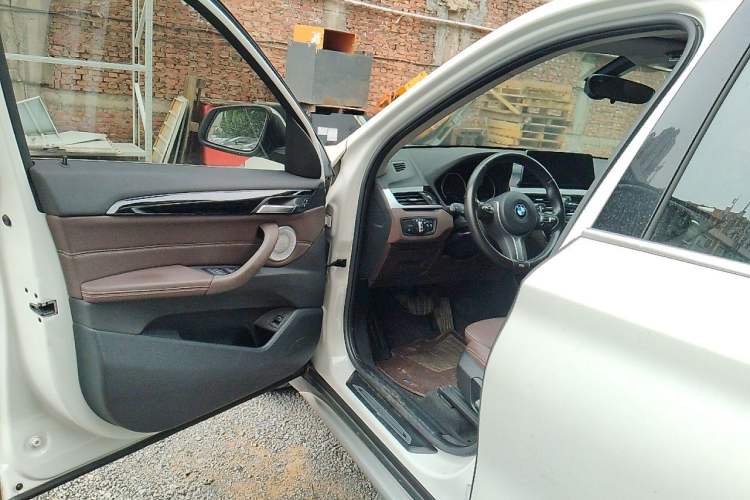 Used BMW X1 2021 sDrive20Li Premium Edition Driver Seat