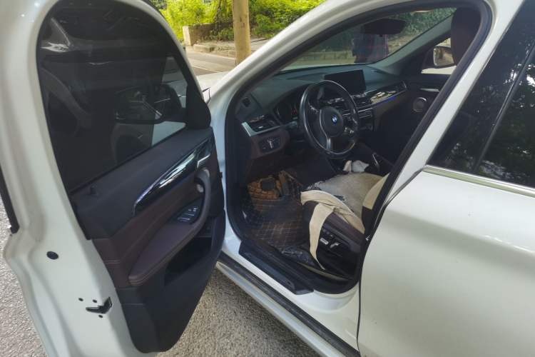 Used BMW X1 2021 sDrive20Li Premium Edition Driver Seat