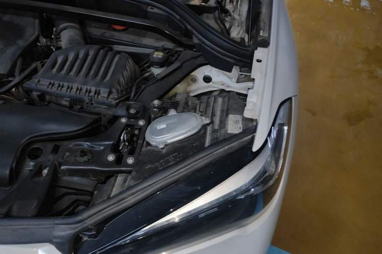 Used BMW X1 2021 Restyled sDrive25Li Leading Edition Engine Bay Left