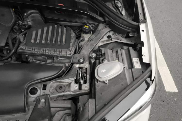 Used BMW X1 2021 sDrive20Li Premium Edition Engine Bay Left