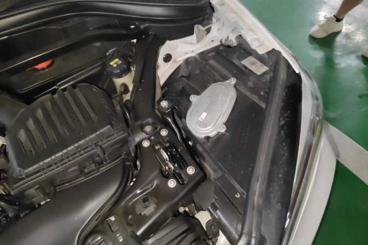 Used BMW X1 2021 Restyled sDrive20Li Fashion Version Engine Bay Left