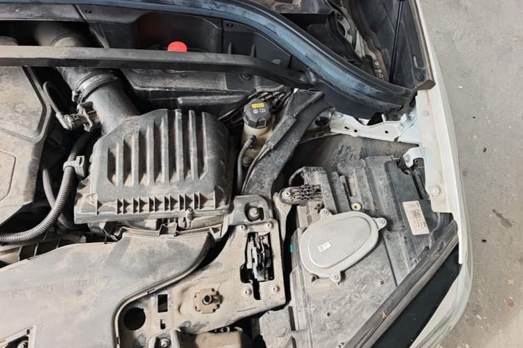 Used BMW X1 2021 sDrive20Li Premium Edition Engine Bay Left