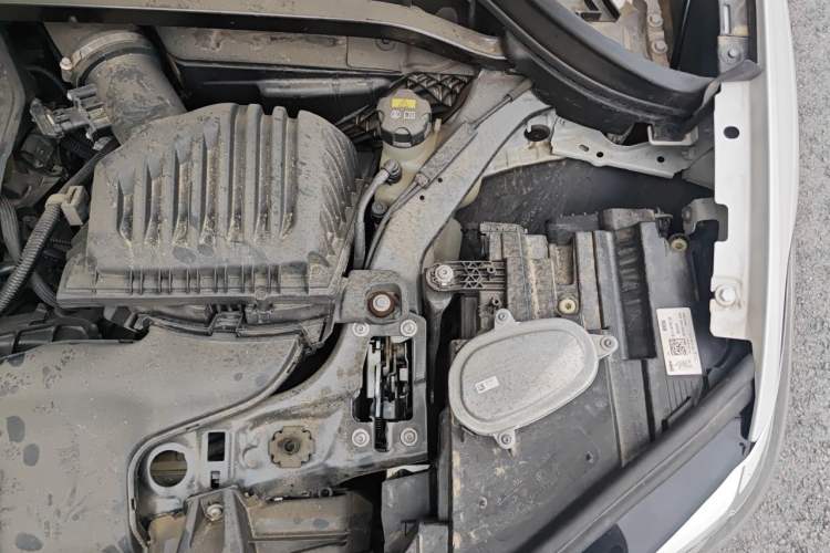 Used BMW X1 2021 Restyled sDrive20Li Premium Edition Engine Bay Left