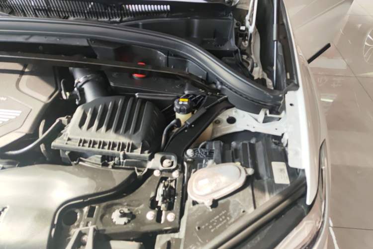 Used BMW X1 2021 Restyled sDrive20Li Fashion Version Engine Bay Left