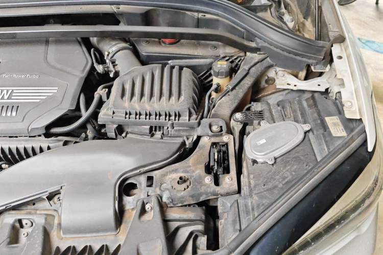 Used BMW X1 2021 Restyled sDrive20Li Fashion Version Engine Bay Left