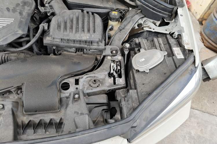 Used BMW X1 2021 Restyled sDrive25Li Leading Edition Engine Bay Left