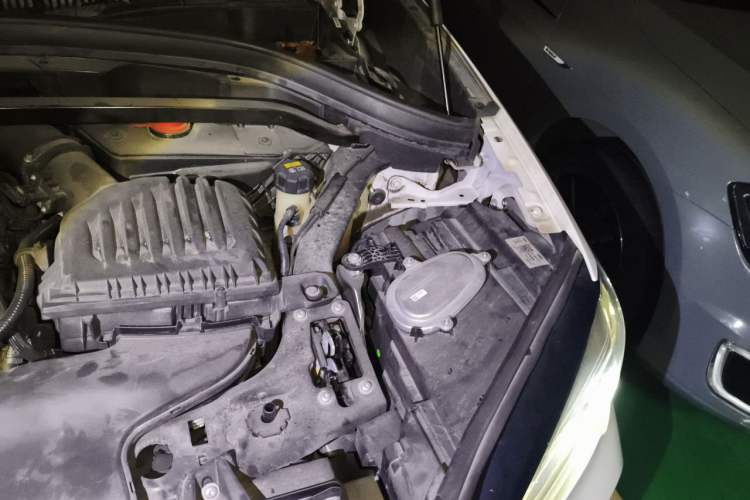 Used BMW X1 2021 sDrive20Li Premium Edition Engine Bay Left