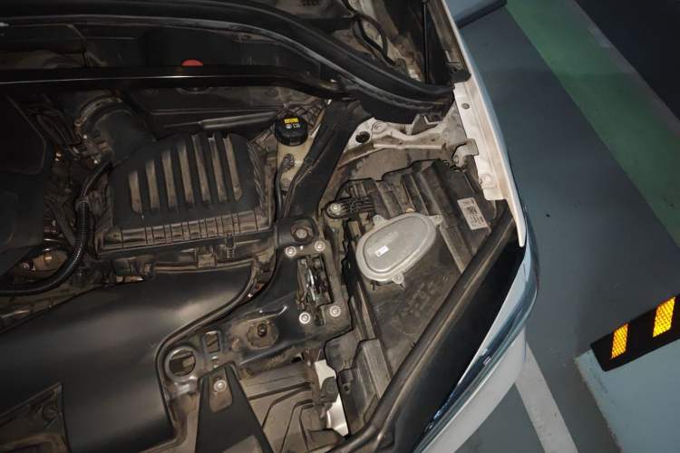 Used BMW X1 2021 sDrive20Li Premium Edition Engine Bay Left
