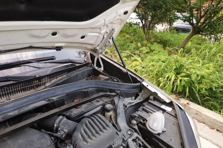 Used BMW X1 2021 sDrive20Li Premium Edition Engine Bay Left