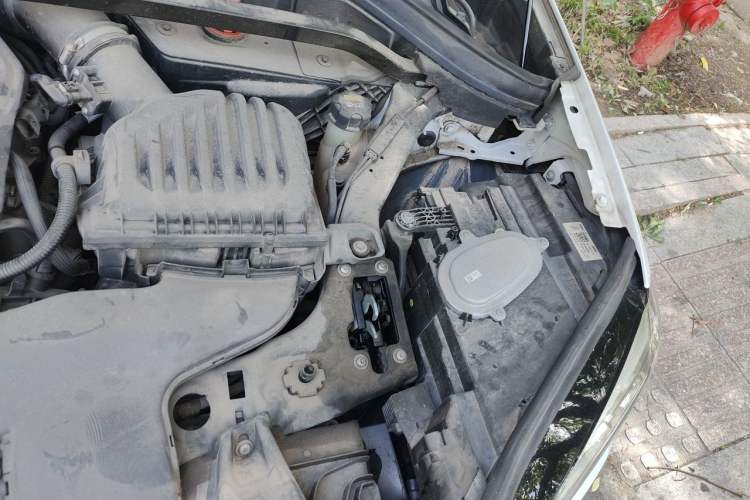 Used BMW X1 2021 sDrive20Li Premium Edition Engine Bay Left