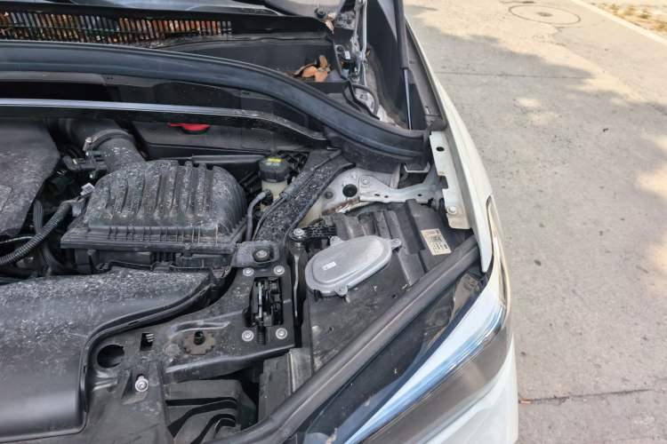 Used BMW X1 2021 sDrive20Li Premium Edition Engine Bay Left