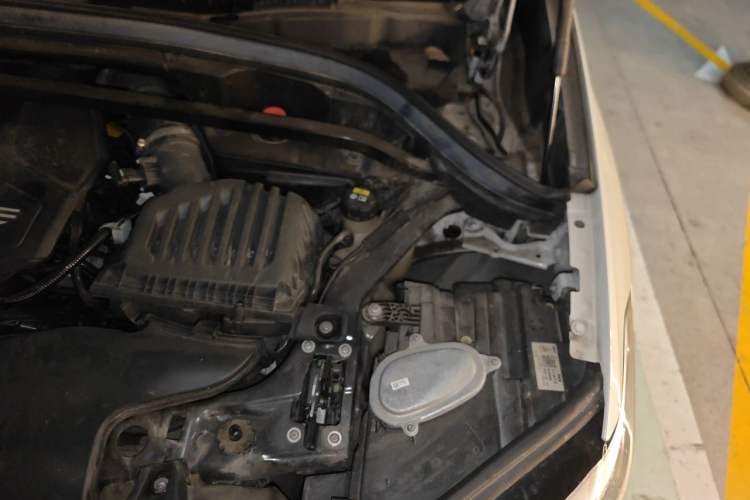 Used BMW X1 2021 sDrive20Li Premium Edition Engine Bay Left