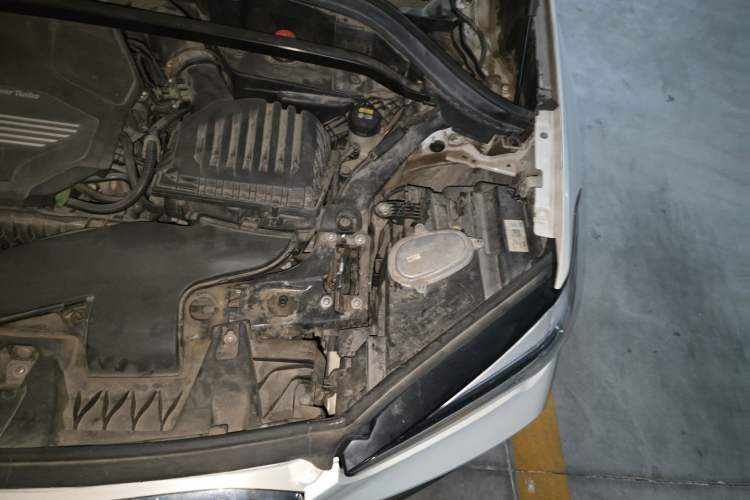 Used BMW X1 2021 sDrive20Li Premium Edition Engine Bay Left